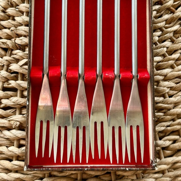 Vintage Wooden Handle Fondue Fork Set - Picture 4 of 5